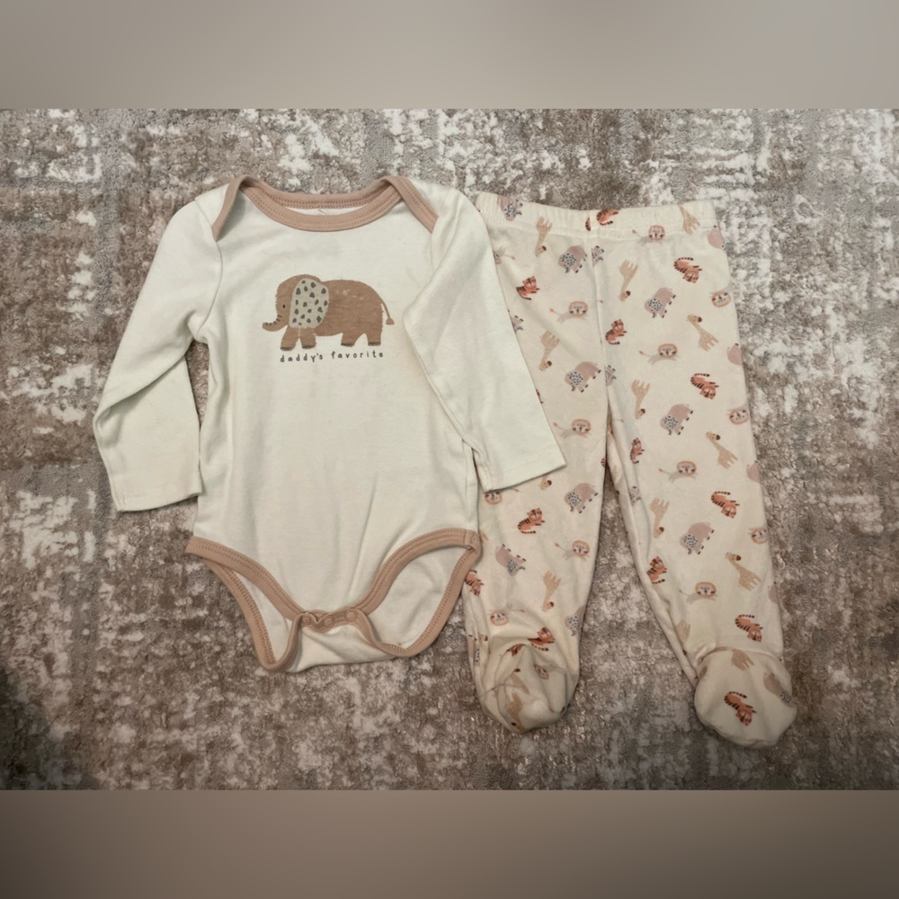 Kyle & Deanna Adorable Cream and Brown Elephant Print Baby One Piece Set 6/9M